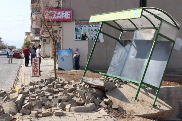 PKK hastane yolunda bomba patlattı