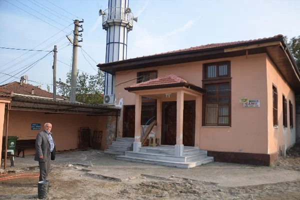 Sakarya'da musalla taşını çaldılar