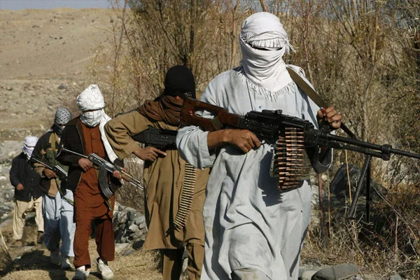 Taliban Ferah'ta adım adım ilerliyor