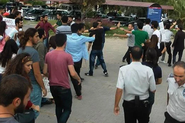 Üniversite'de gerginlik