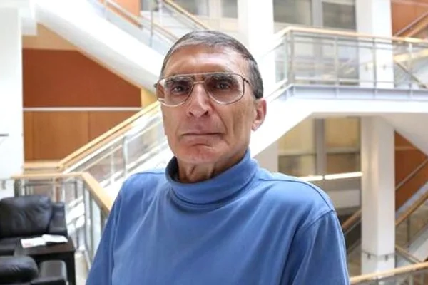 Yeğeni: Amcam Pamuk gibi ihanet etmez