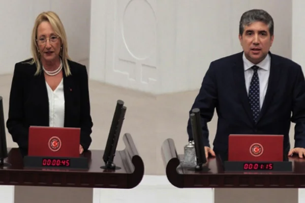 Yeni bakanlar yemin etti