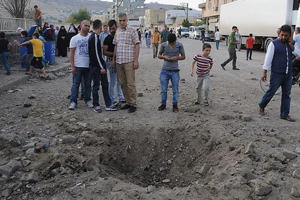 Yola yerleştirilen bomba imha edildi