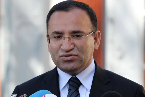 Amerika Suriye'ye saldırdı: 9 sivil öldü