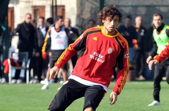 Eski Galatasaraylı Bucaspor'un ipini çekti