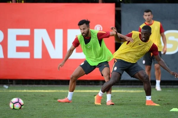 İstanbul'da Başörtülü kıza saldırı