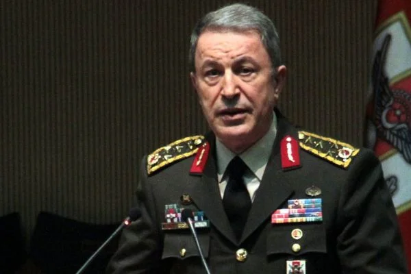 Dünyanın en hızlı adamını geçti