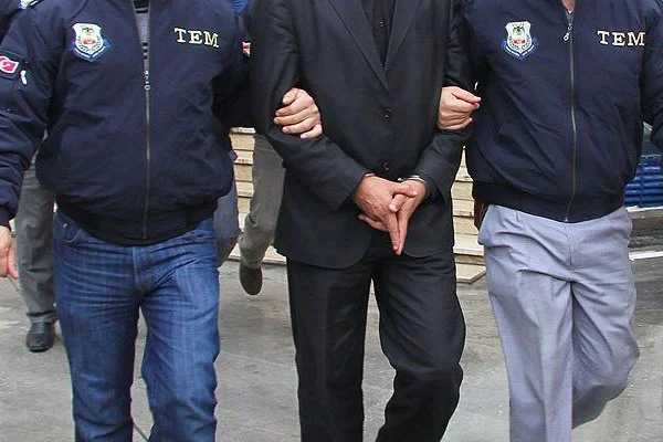 Batman'da 15 polis tutuklandı