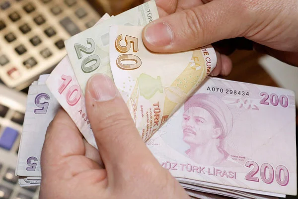 Emekli ve memura bayram öncesi maaş müjdesi!