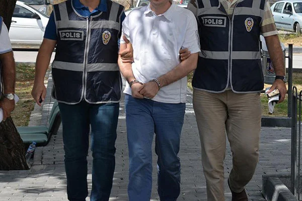AK Parti ilçe Başkanı ile MHP meclis üyesi gözaltında