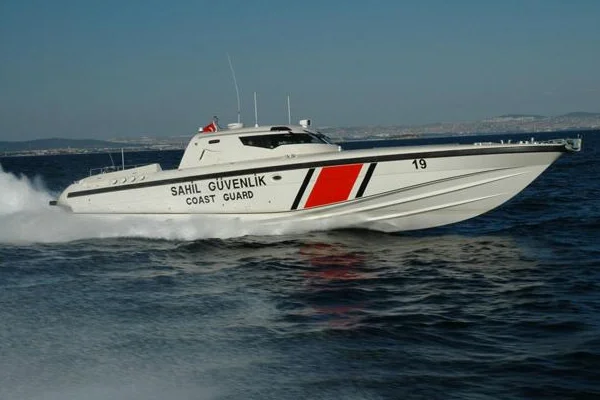 Ege'de tekne battı: 15 göçmen kurtarıldı