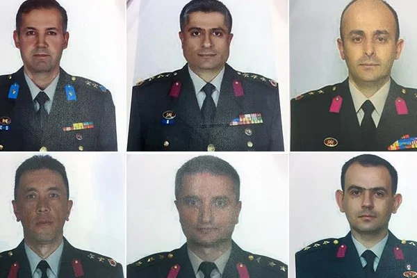 FETÖ'nün firari komutanlarının fotoğrafları basına dağıtıldı