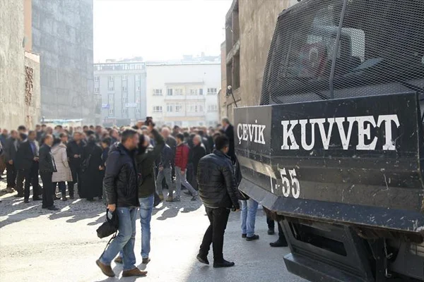 Van'da gösteri ve yürüyüş yasağı