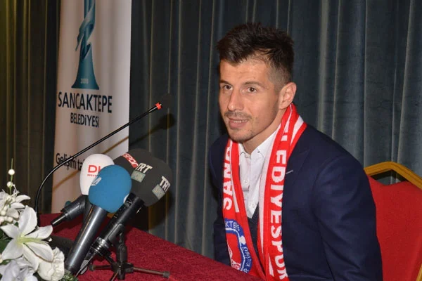 Belözoğlu futbolu bırakacağı tarihi açıkladı