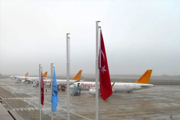 İstanbul uçakları sis nedeniyle Bursa'ya indi