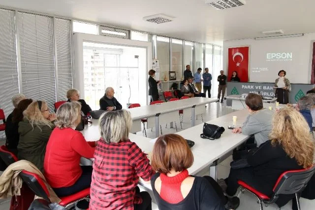 Ardahanlı esnaf, Ardahanspor´a kumbaralı destek başlattı