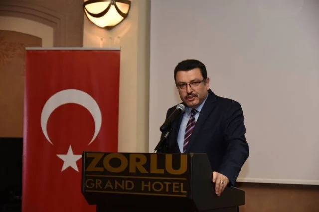'Ayakkabı boyanır, Arapça - Rusça çeviri yapılır' (Özel)