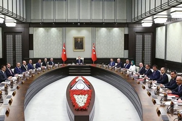 'AK Parti'de yönetim ve kabinede değişiklikler yaşanacak'