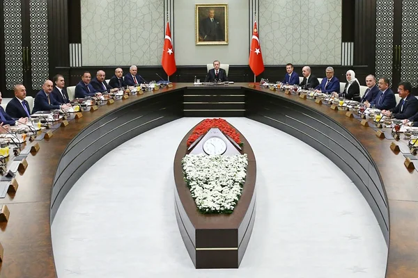 'Ak Parti özeleştiri yaptı'