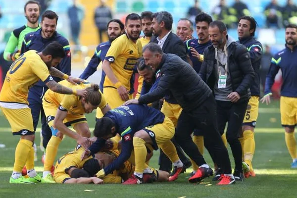 Ankaragücü şampiyon oldu, 1. Lig'e yükseldi!