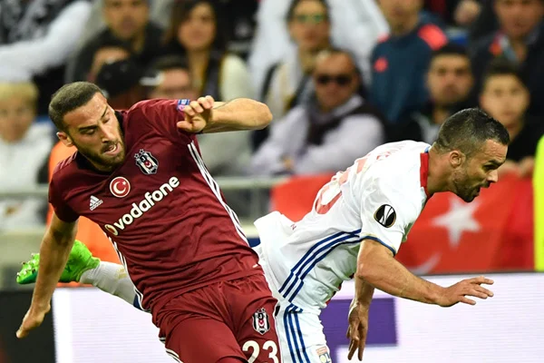 Beşiktaş Lyon'da kaybetti: 2-1