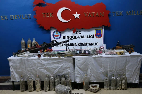 Bingöl'de PKK'ya ait 2 sığınak ele geçirildi