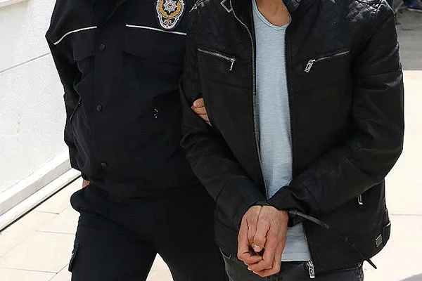 Cezaevi personeline FETÖ operasyonu: 25 gözaltı
