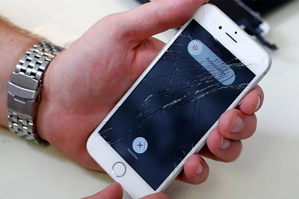 Cihazları bozduğu iddiasıyla Apple'a dava açıldı