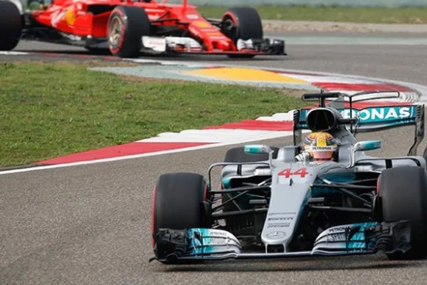 F1'de Hamilton rüzgarı