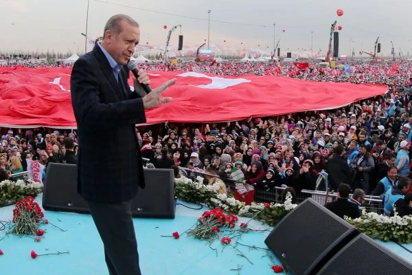Financial Times, Türkiye'deki referandumu yazdı: 'Evet'ler önde