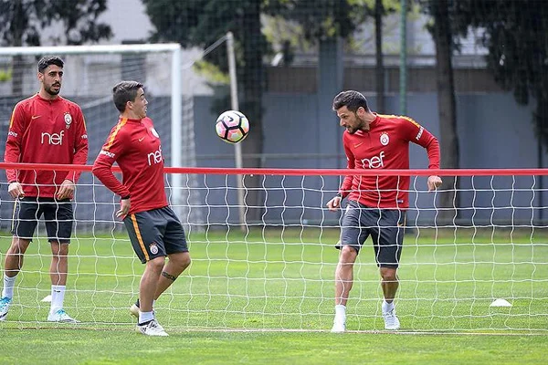 Galatasaray'da gözler derbi maçında