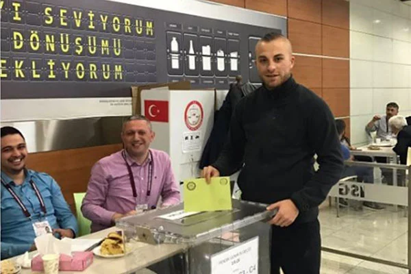 Gökhan Töre ve Mevlüt Erdinç oyunu kullandı
