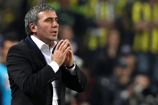 Hagi: Galatasaray'a dönmek için hazırım