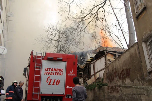 İstanbul'da korkutan yangın