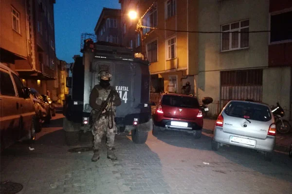 İstanbul'da zehir tacirlerine şafak operasyonu