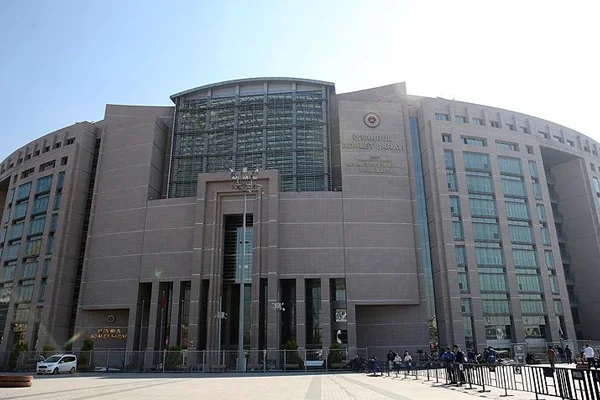 İstanbul IŞİD'e yönelik operasyonda 12 tutuklama