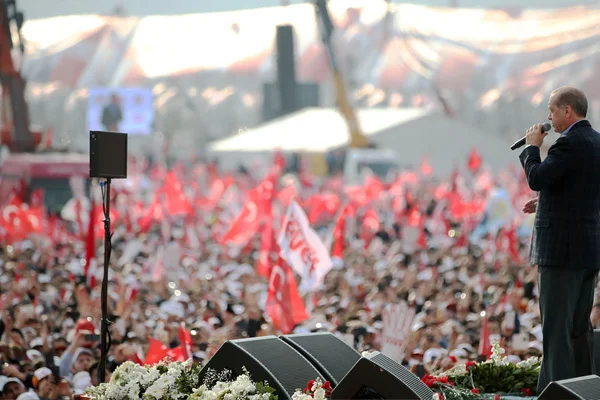 'Kontrollü koltukta oturan, her işin o şekilde yürüdüğünü sanır'