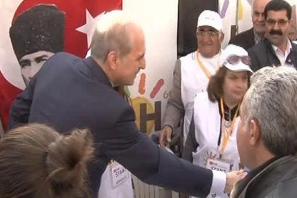 Kurtulmuş 'hayır' çadırını ziyaret etti