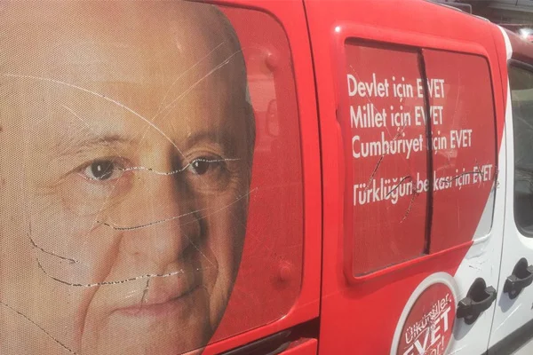 MHP'nin propaganda aracına saldırı