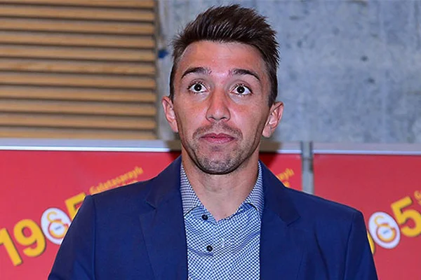 Muslera Galatasaray'da yılın sporcusu seçildi