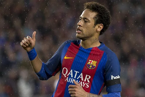 Neymar'a alkışlı protesto cezası