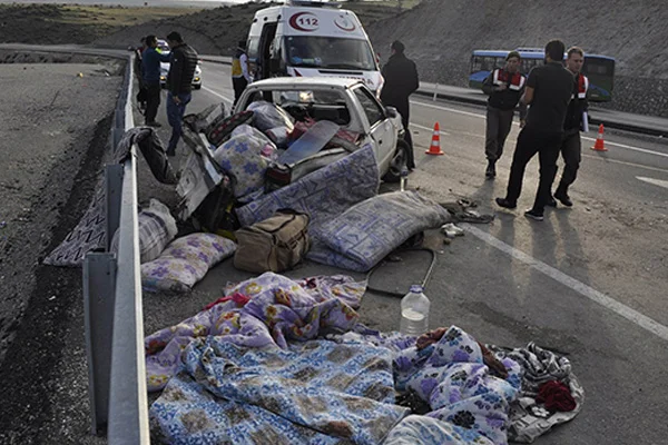 Seydişehir'de trafik kazası: 8 yaralı