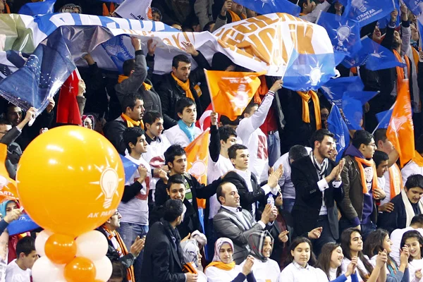 Ak Parti kongresinde o isimlere davetiye yok