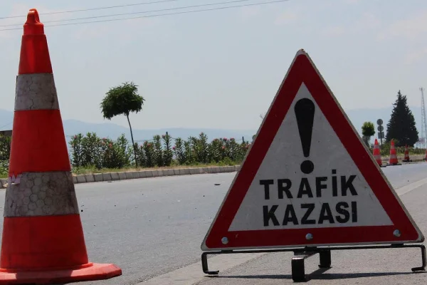 Ankara'da öğrenci servisi devrildi: 10 yaralı