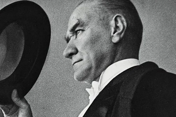 'Atatürk'e hakaret'e 7 buçuk yıla kadar hapis istemi