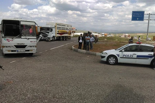 Batman'da zincirleme trafik kazası: 20 yaralı