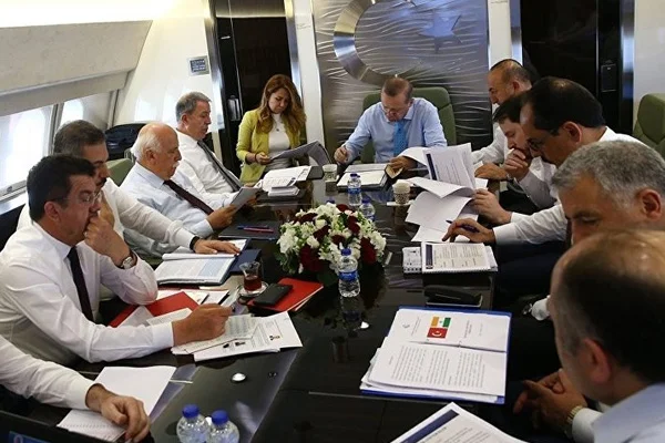 Erdoğan'ın uçağındaki MHP'li Sancaklı: Zaten çok eskiden tanışıyoruz