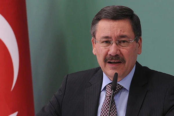 Gökçek: Herkes sırtını bir yere dayamış gibi yapıp...