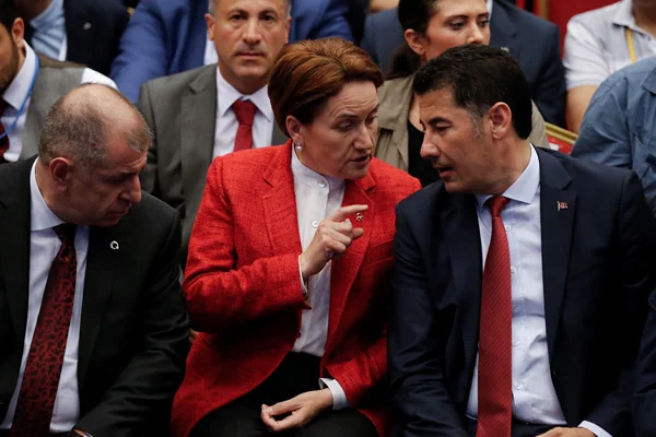 Halaçoğlu ve Özdağ CHP'ye mi geçiyor?