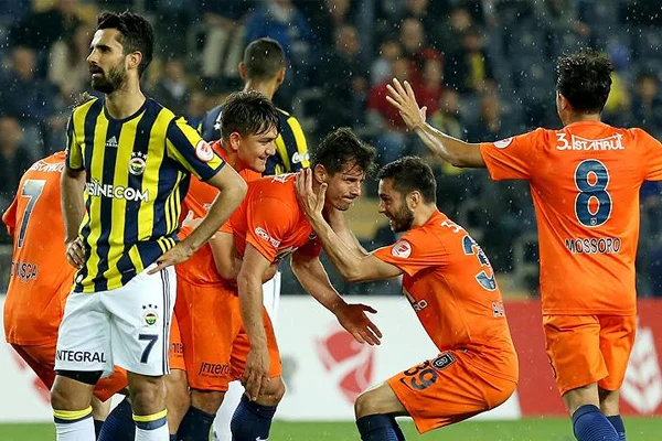 Medipol Başakşehir finalde